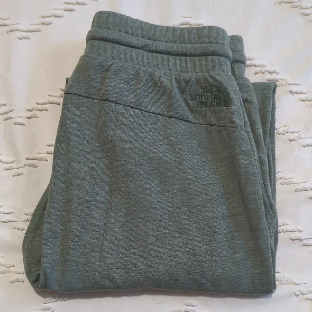 The North Face Joggers XS Olive Green - Picture 3 of 8